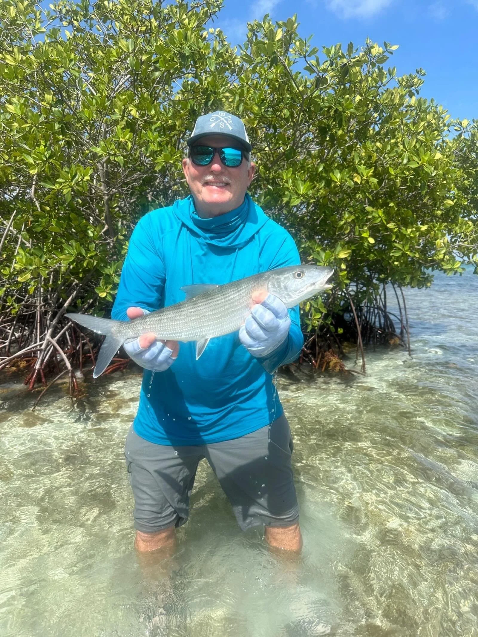 Craig with the Bonefish means Stephanie and Craig now have the trip slam. 👏🏼
.
.
.
#flyfishing #fishing #flyfishingjunkie #saltwaterflyfishing 
#フライフィッシング