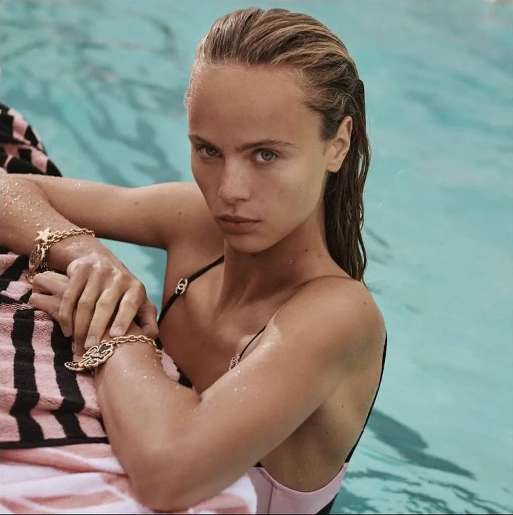 Chanel Coco Beach4.jpg