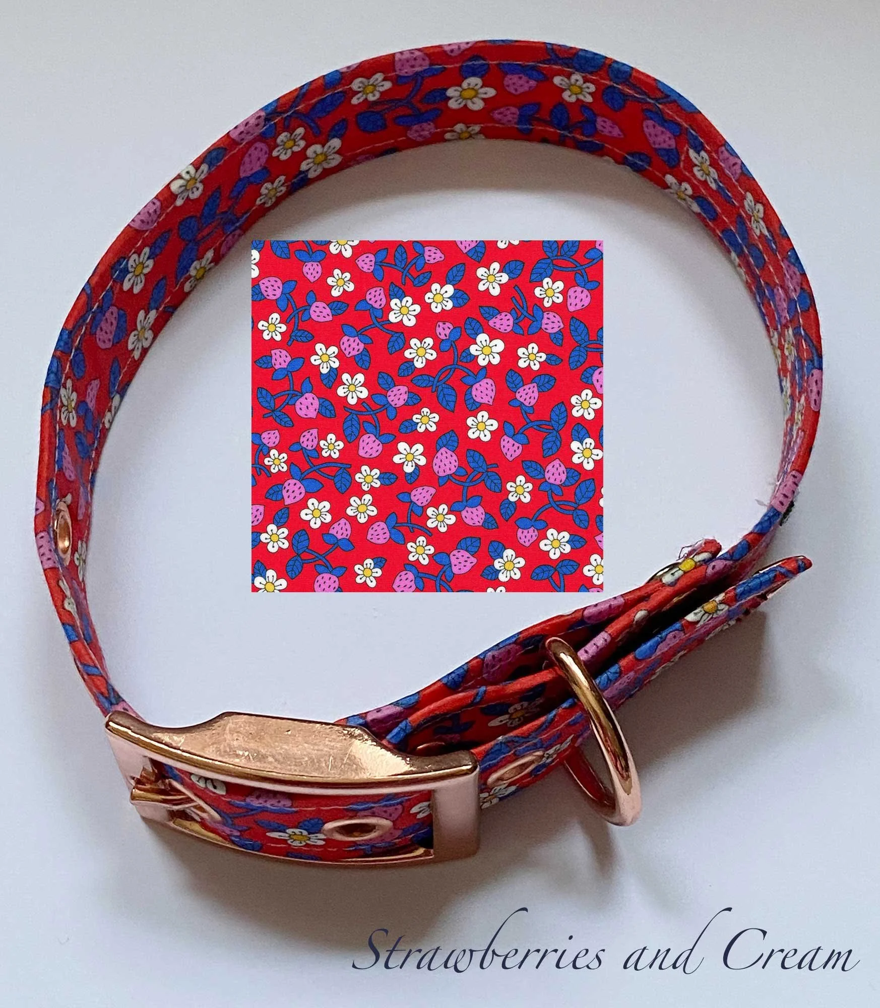 small-liberty-fabric-dog-collar-strawberries-and-cream.jpg