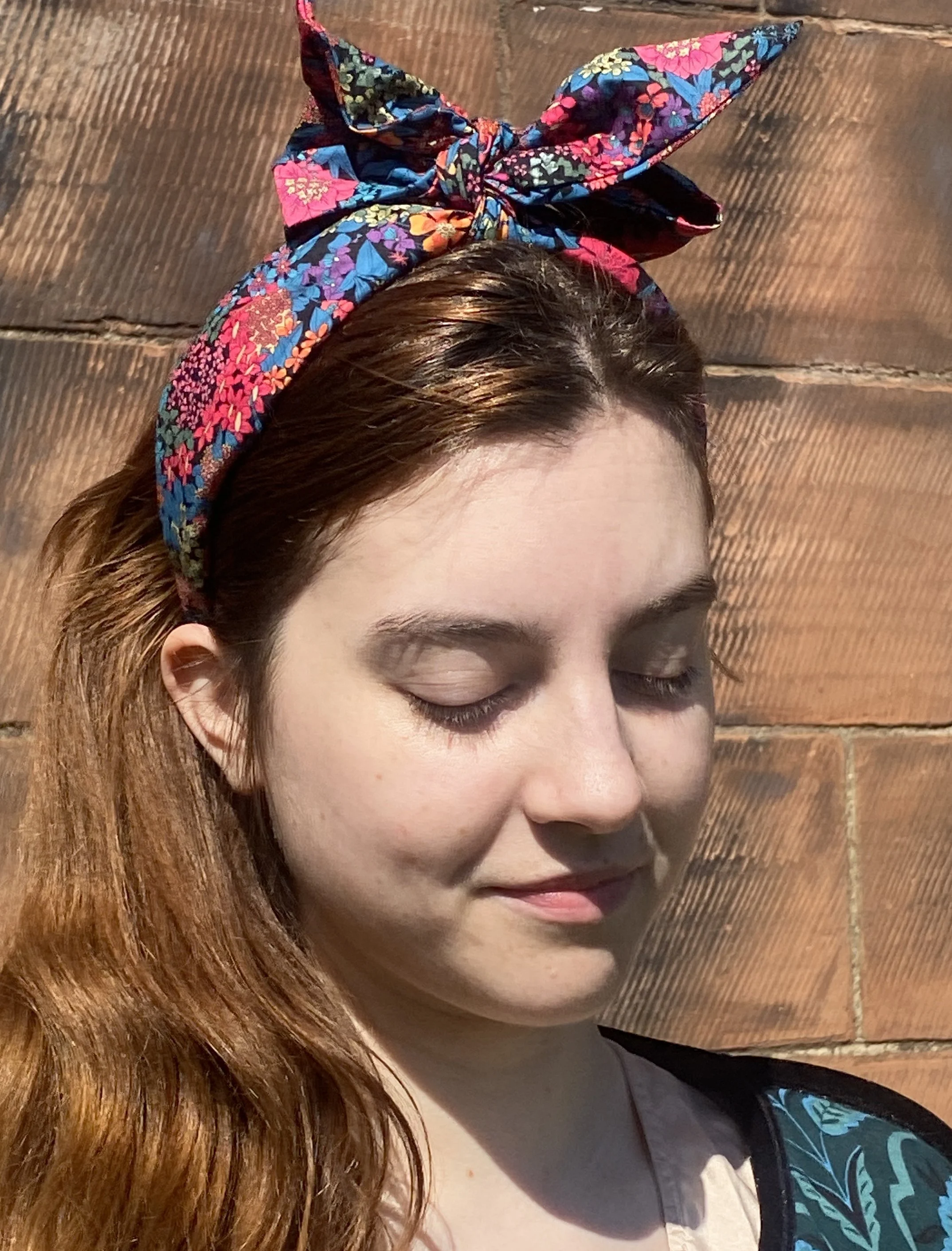 Dramatic Liberty Print Bow Hair Band - Rosie the Riveter
