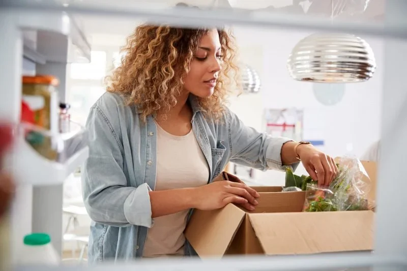 Local Delivery vs. Common Carriers: Which to Use for Last-Mile Delivery
