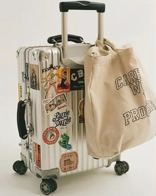 Urban Outfitters HOL20