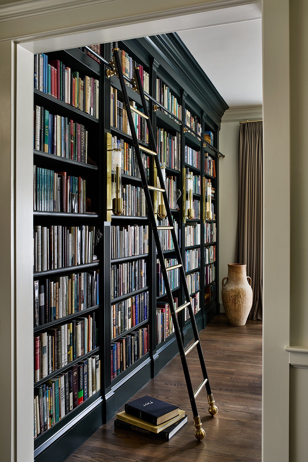 KTK-Design-Inglecress-Library-Stacy-Zarin-Goldberg-01.jpg