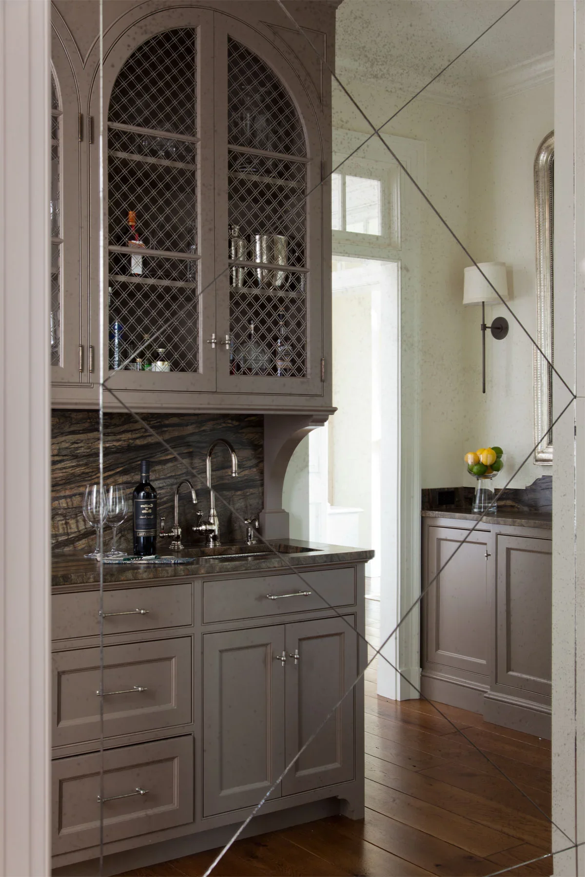 KTK-Design-Grey-Bar-Gordon-Gregory.webp