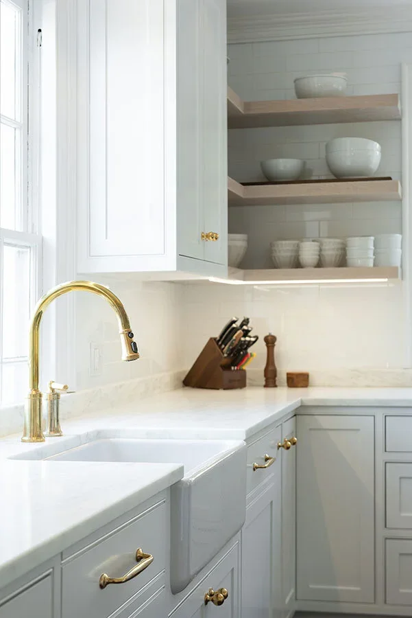 KTK-Design-White-And-Oak-Kitchen-Barling-Photography-04.webp