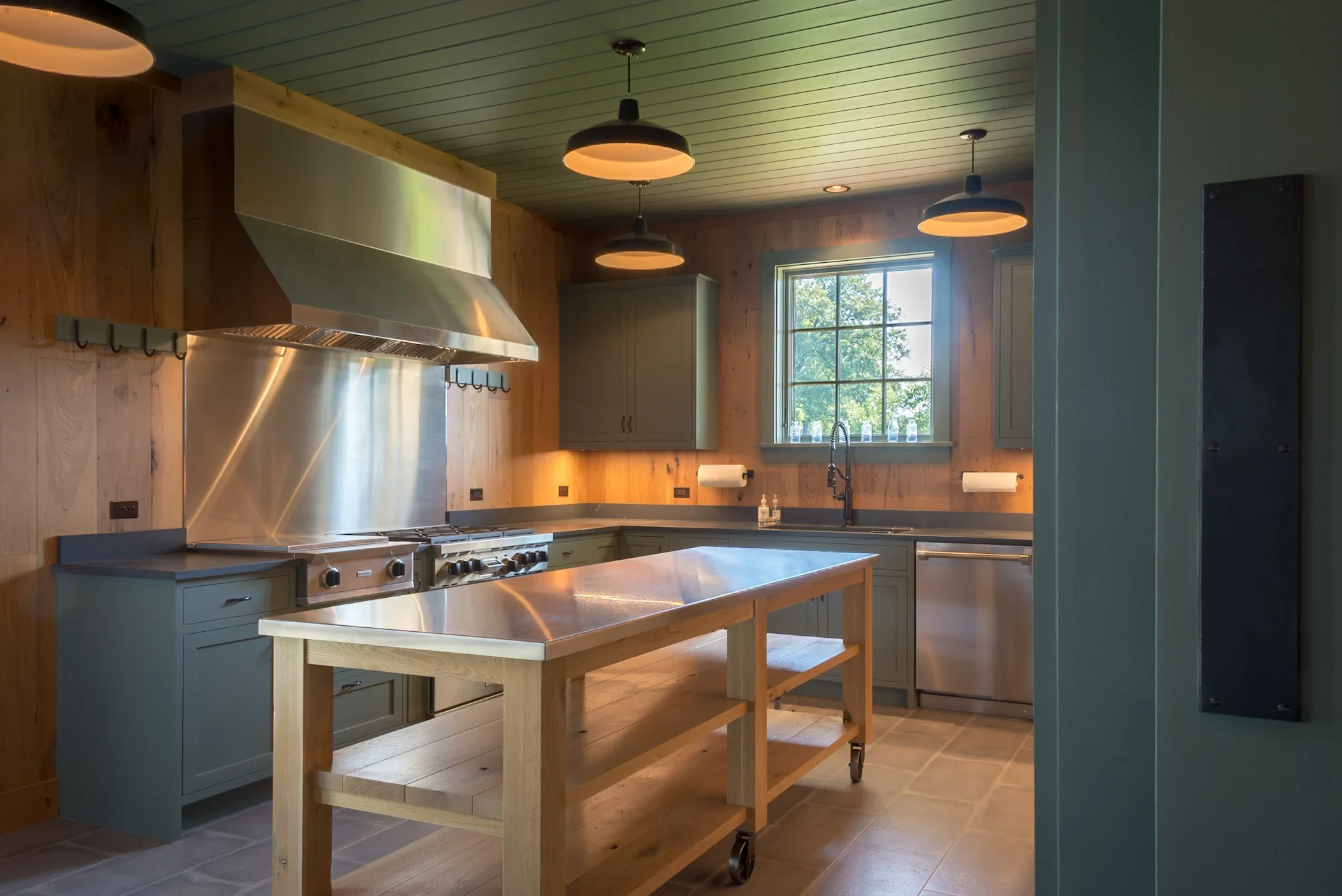KTK-Design-Party-Barn-04.webp