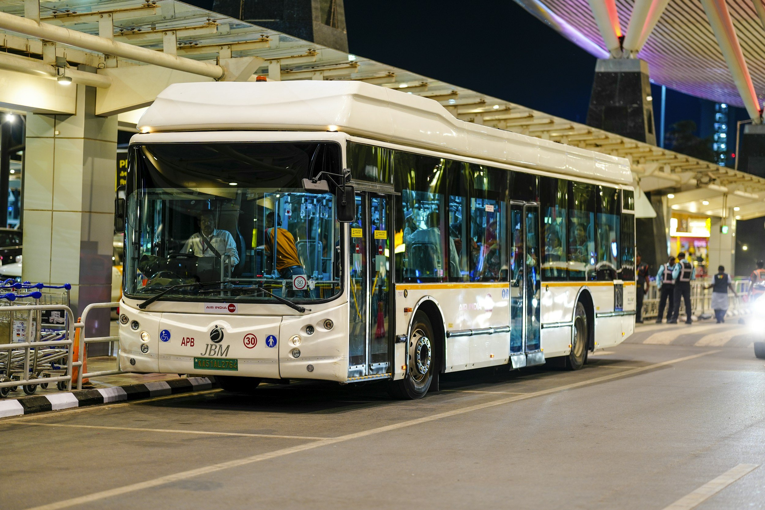 Maucere Law Group Files Commercial Vehicle Lawsuit Against Airport Shuttle Bus for serious injuries to passengers