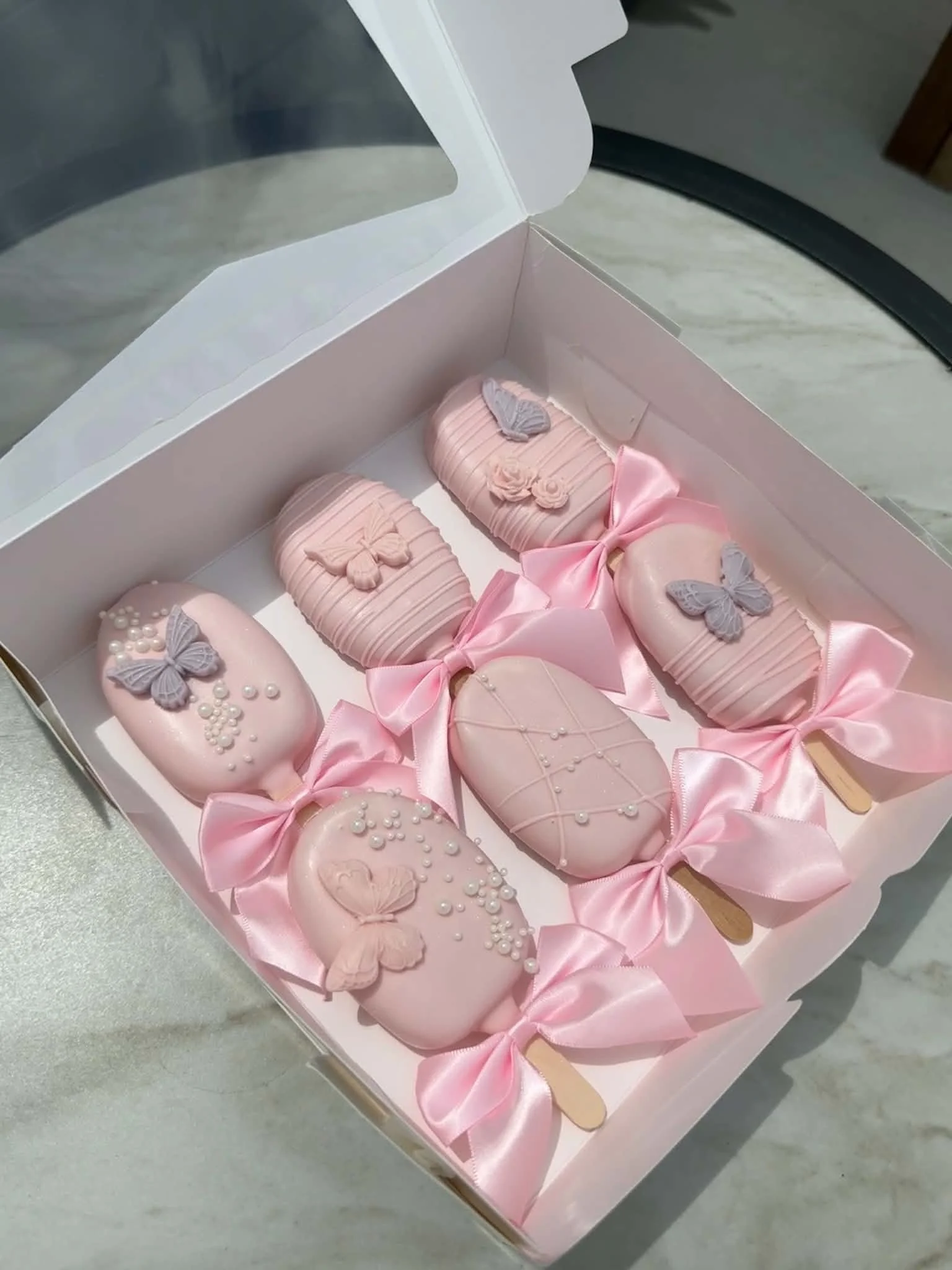 Em's Sweet Studios Custom Pink Cakesicles