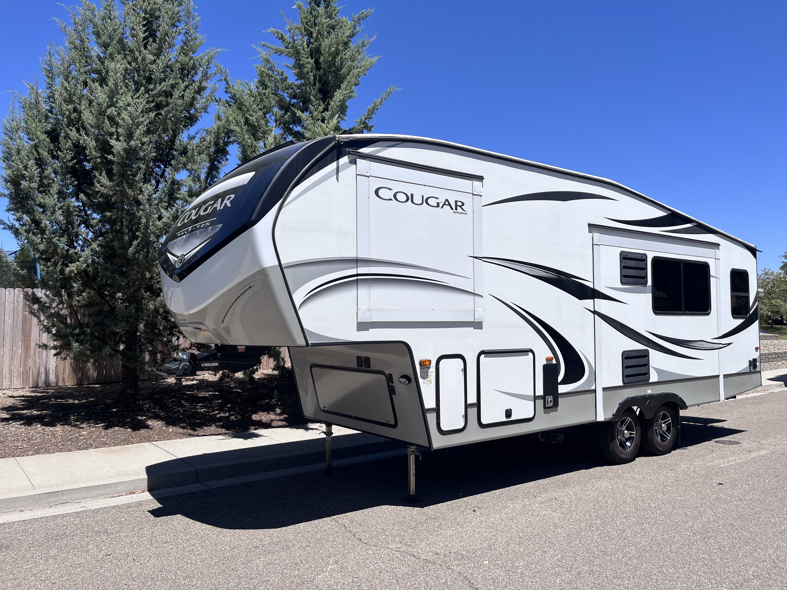 Keystone Cougar 30'