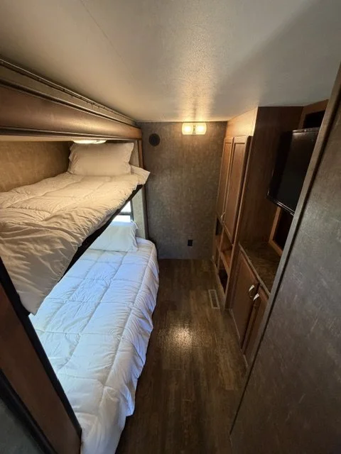 Twin Bunk-Beds