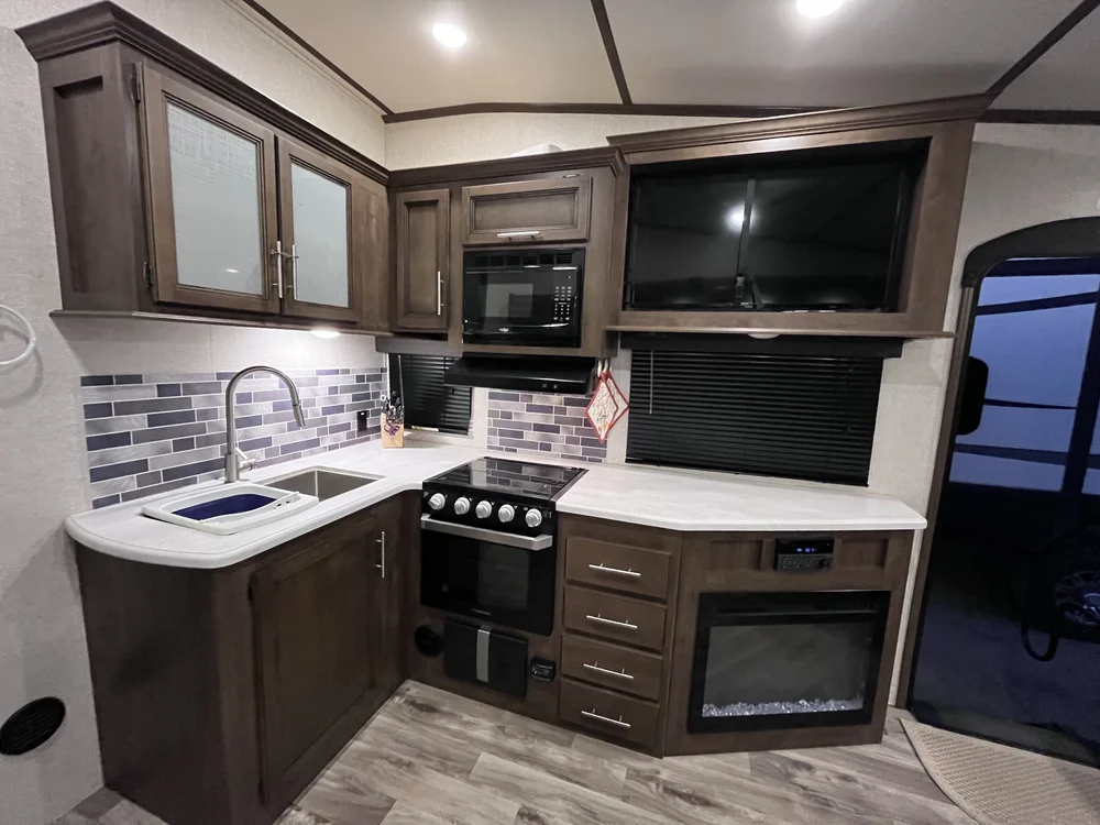 Keystone Cougar interior