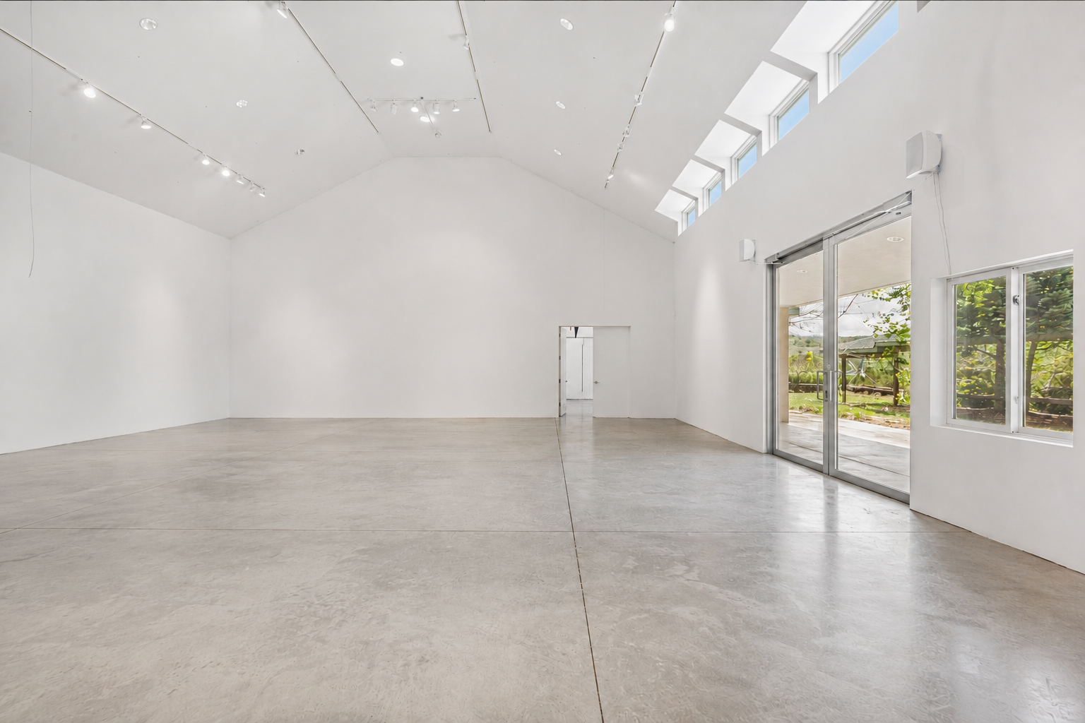 Gallery Studio Empty.png