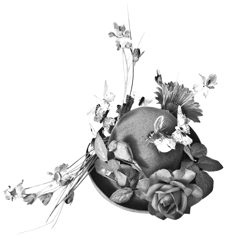 Hat with flowers on i