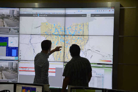 Urban flood modelling using geo-social intelligence