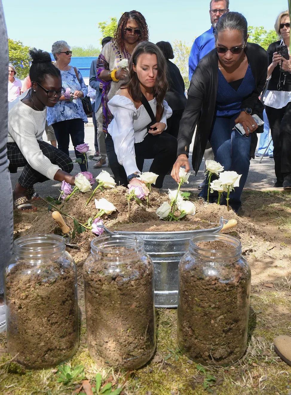 88fed6ea-8018-464e-bdd9-400f91dba92a-0422_lynching_victim_remembered_135.webp