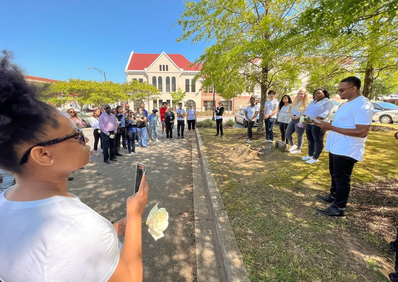 aea76b8f-ef17-4a35-986d-cb4bb38ffe41-0422_lynching_victim_remembered_265.webp