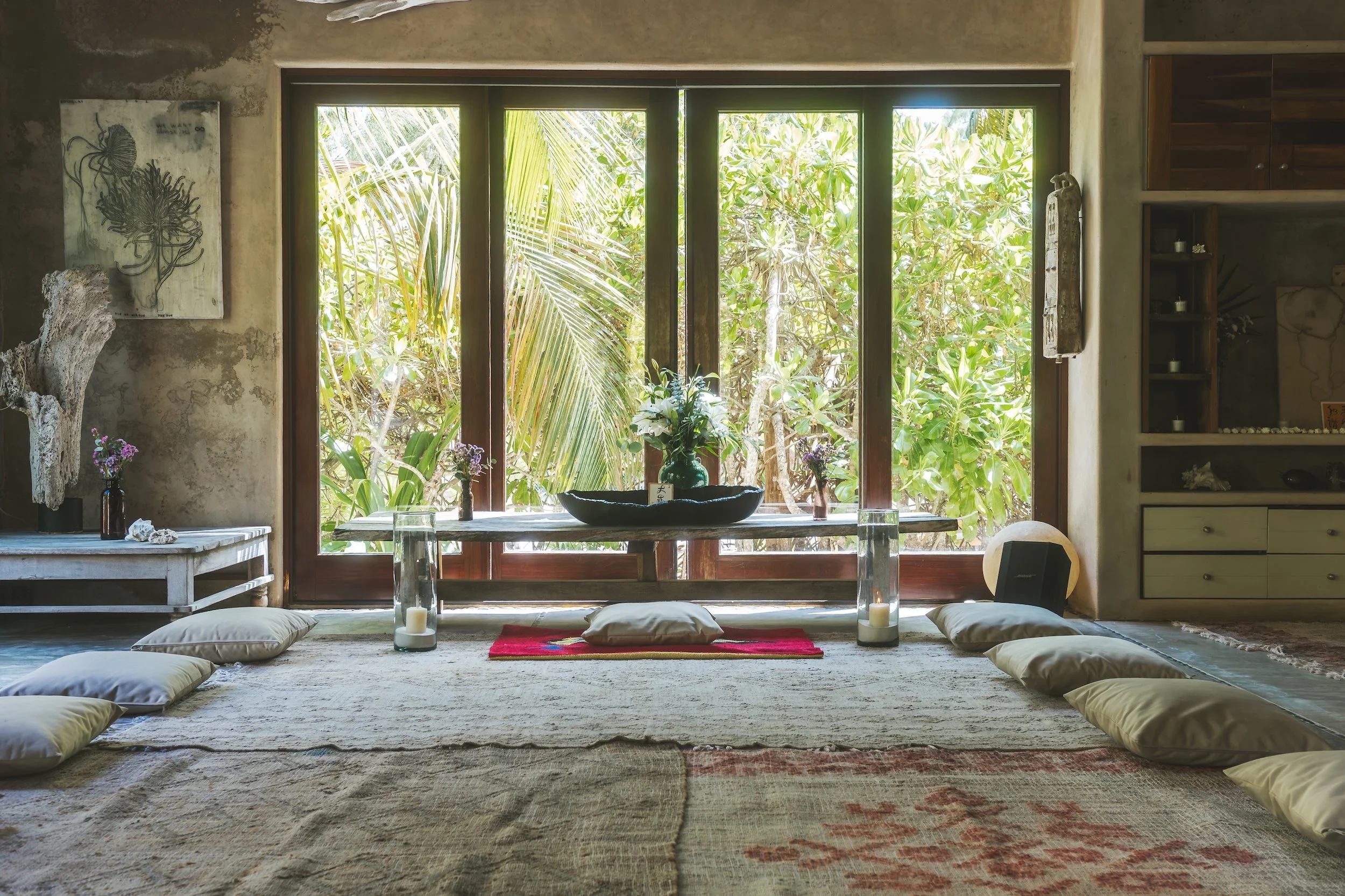 LIVING ROOM sharing circle.jpg