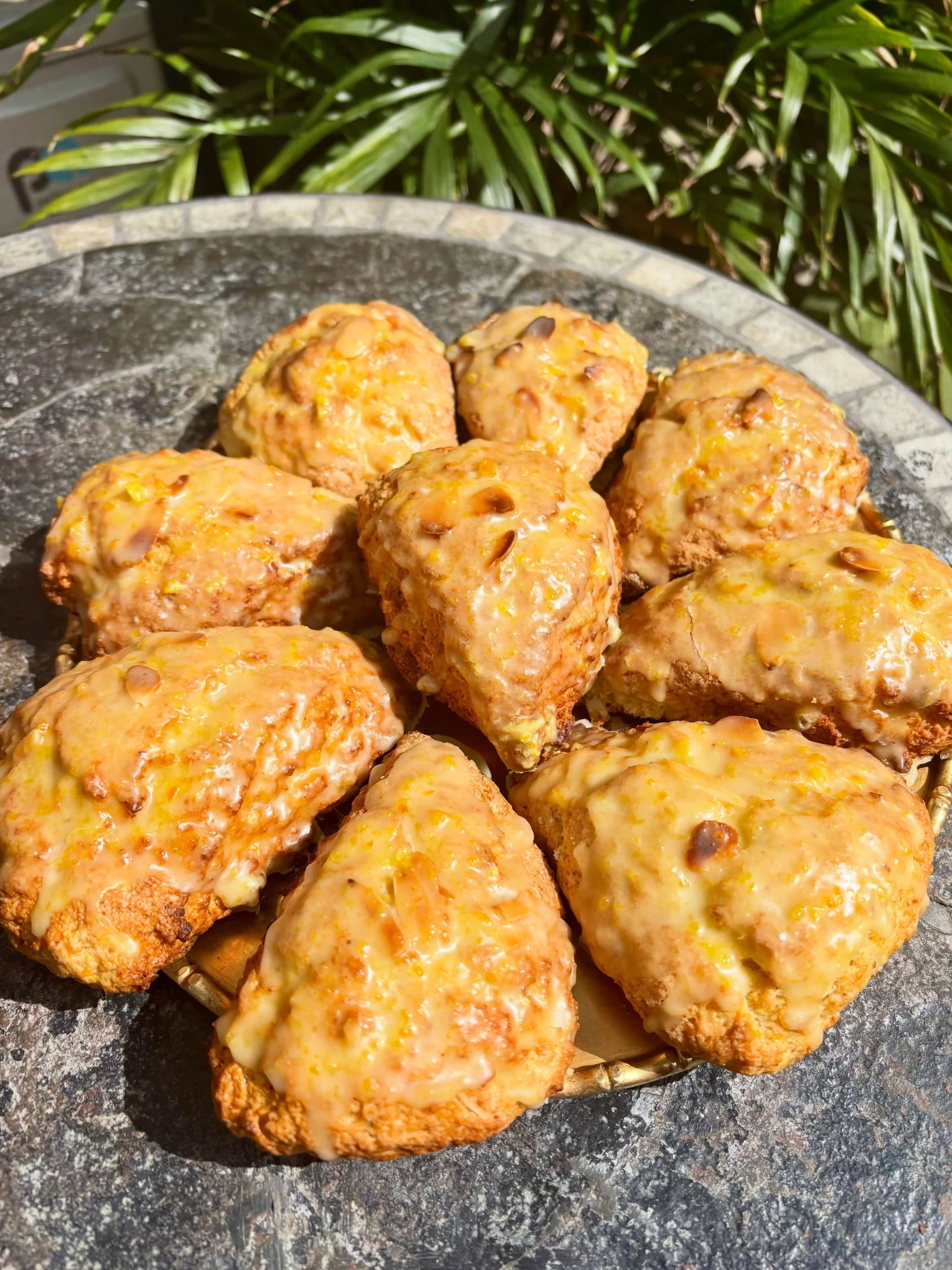 What do you do when someone accidentally orders 20kg of unexpected citrus? 🍊 

We eat our mistakes. 

ORANGE ALMOND SCONES ✨ here till we work our way through the evidence