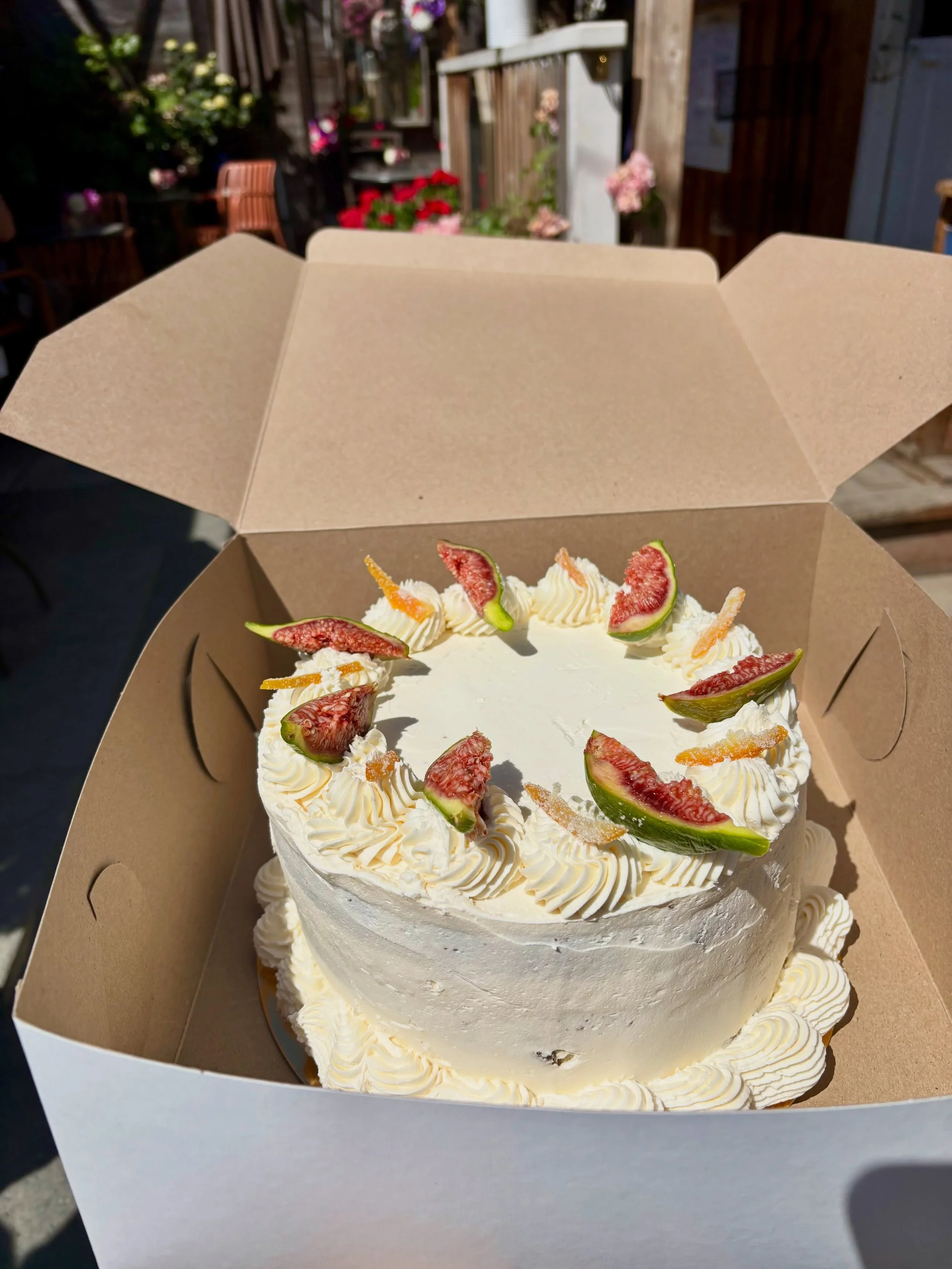 ✨ Flavours of Summer ✨

We decorated this dreamy custom carrot cake with fresh figs from @ballisticdesign 💖

We&rsquo;re not quite ready to say goodbye to summer, but we&rsquo;re slowly welcoming the flavours of the season ahead. We love celebrating