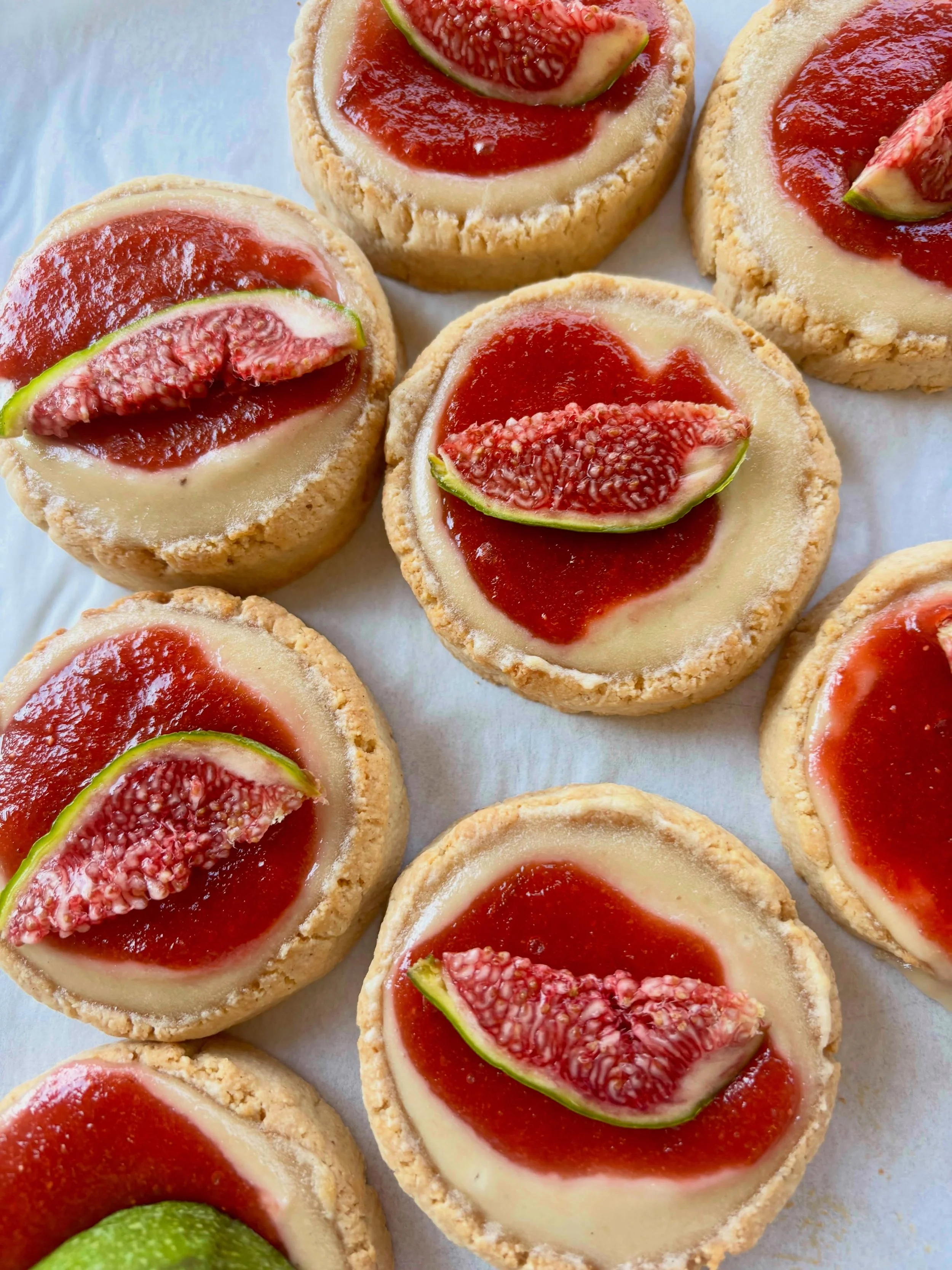 Seasonal fruit tarts 🦋✨💛☀️ made vegan &amp; gluten free. 

One of those treats you can feel good about because you&rsquo;re really just consuming alchemized fruit &amp; nuts. 🪄