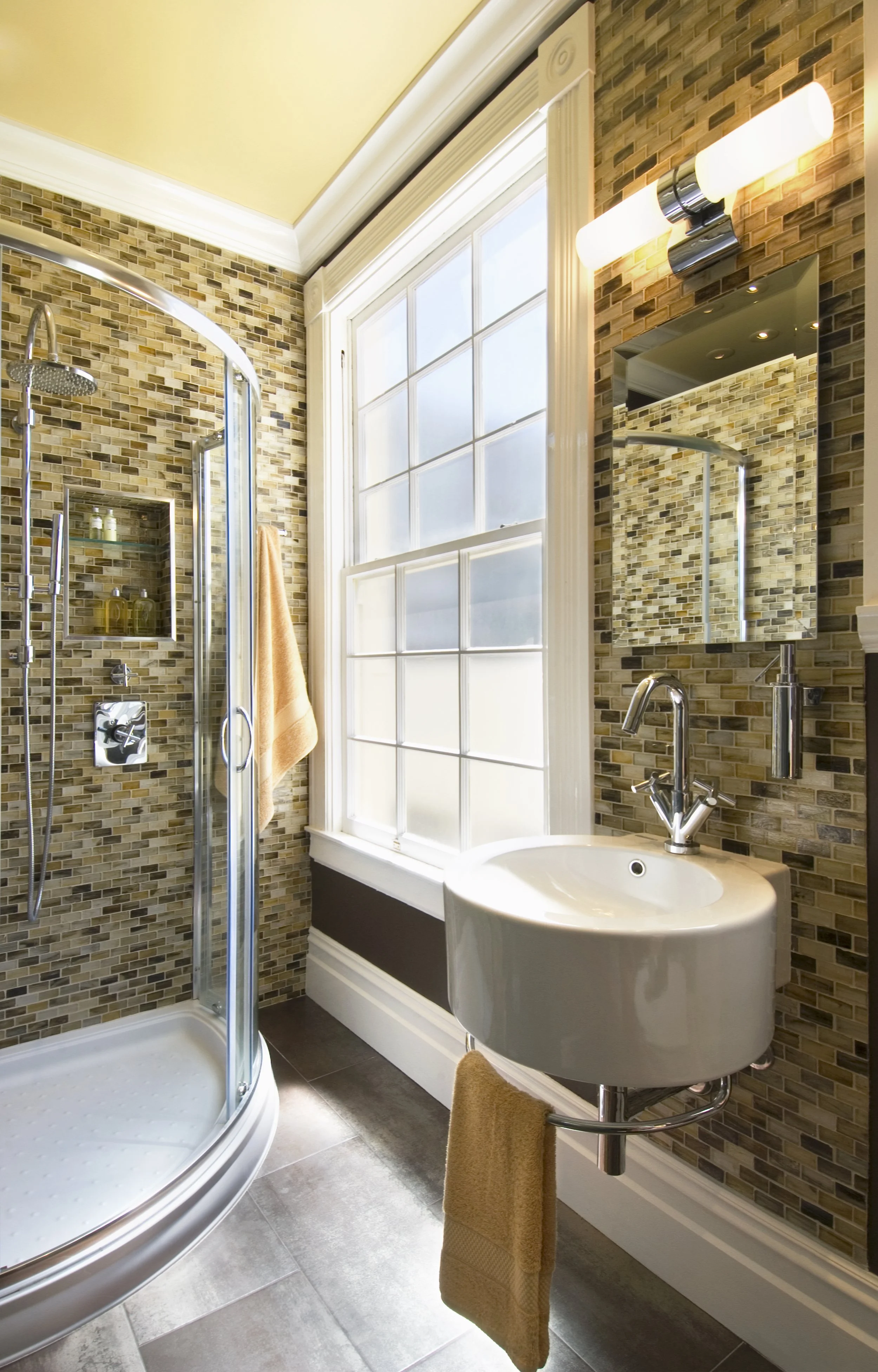 PH Condo His Bath 3.jpg