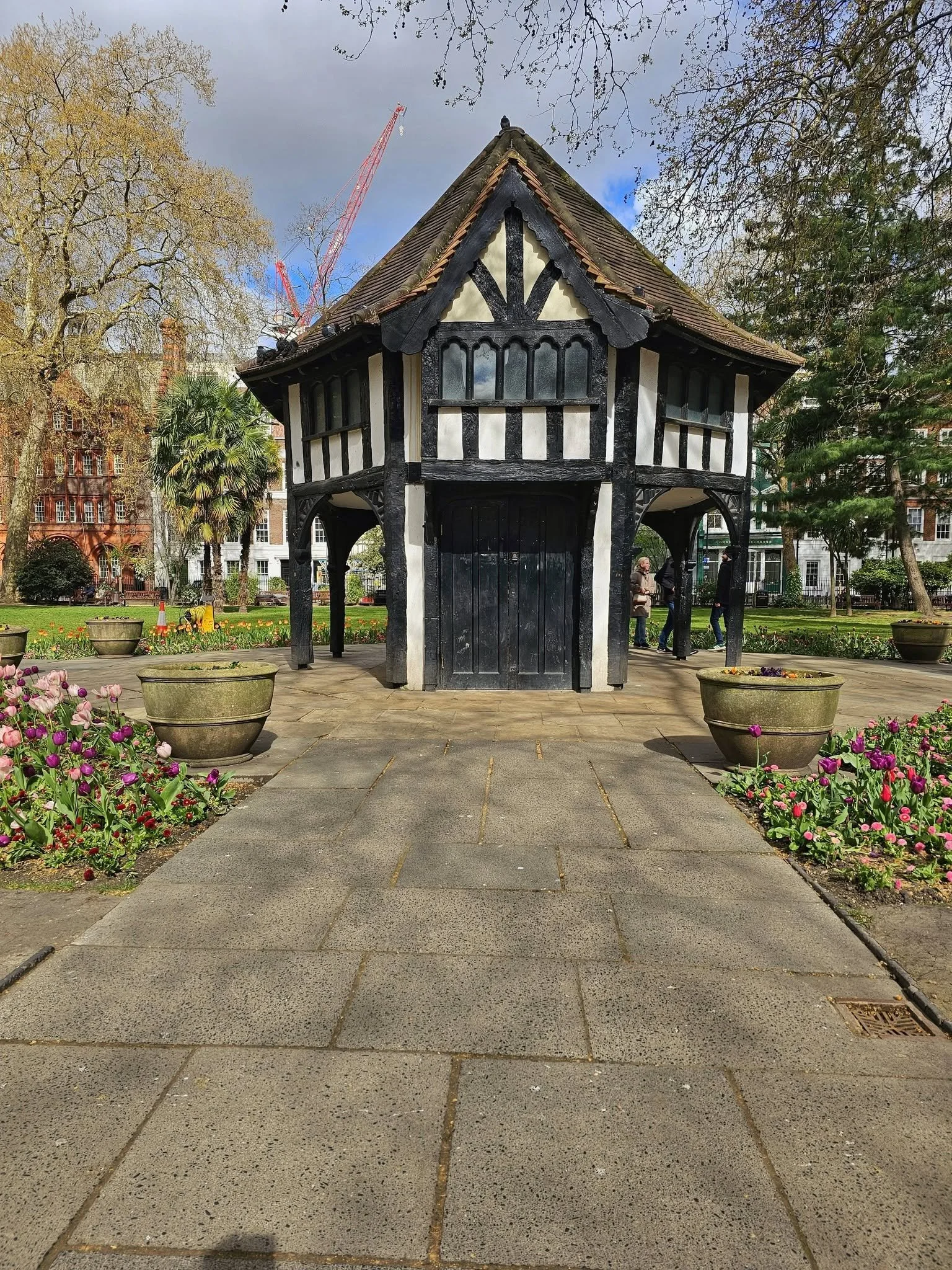 Bindingshu Soho Square.jpg
