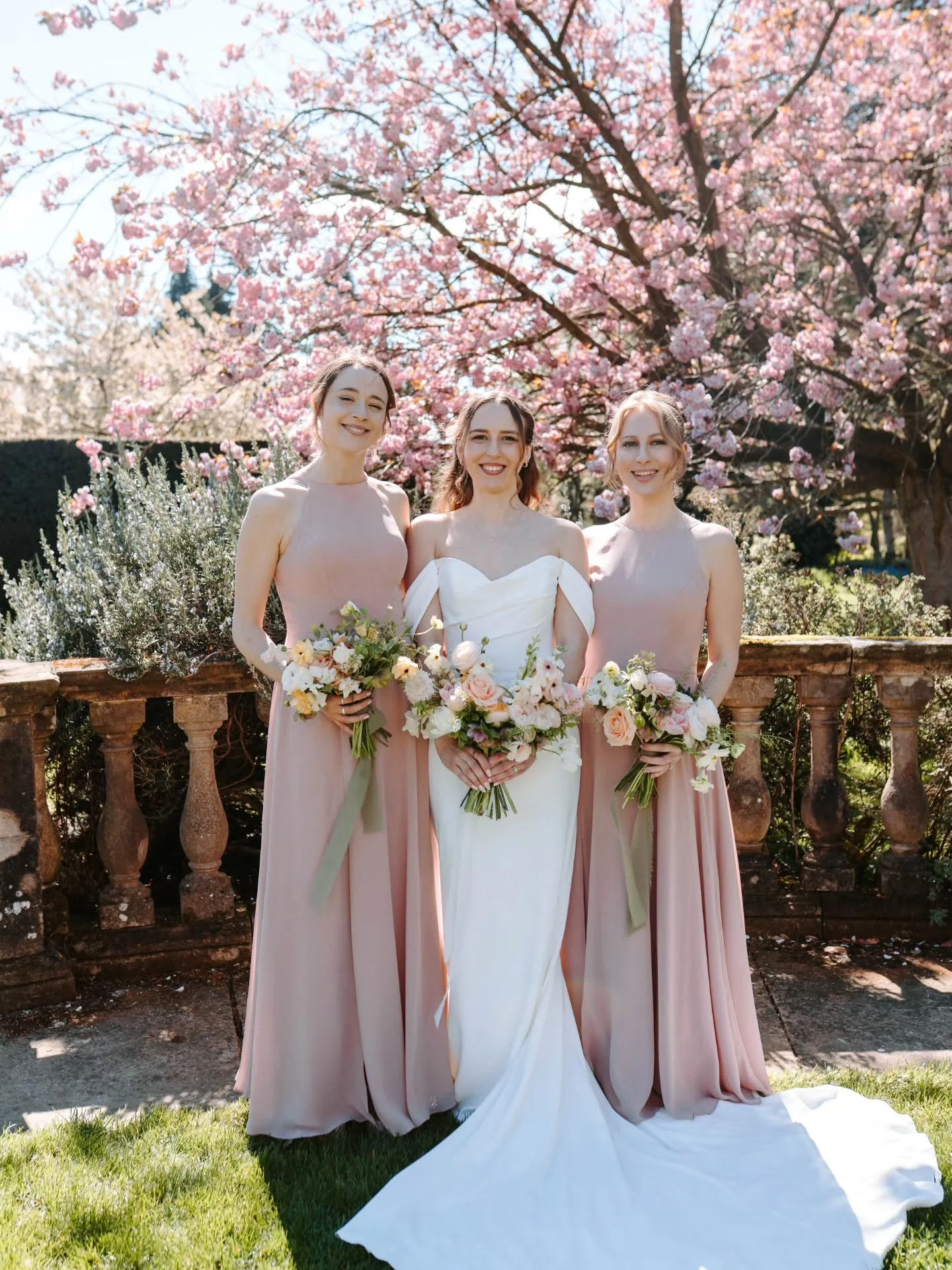 Your flowers shouldn't fight for attention. They should belong in the moment. 

These seasonal blooms mirrored the blossom-filled garden around them, creating a seamless connection between the bouquets, the setting, and the photographs.

When nature 