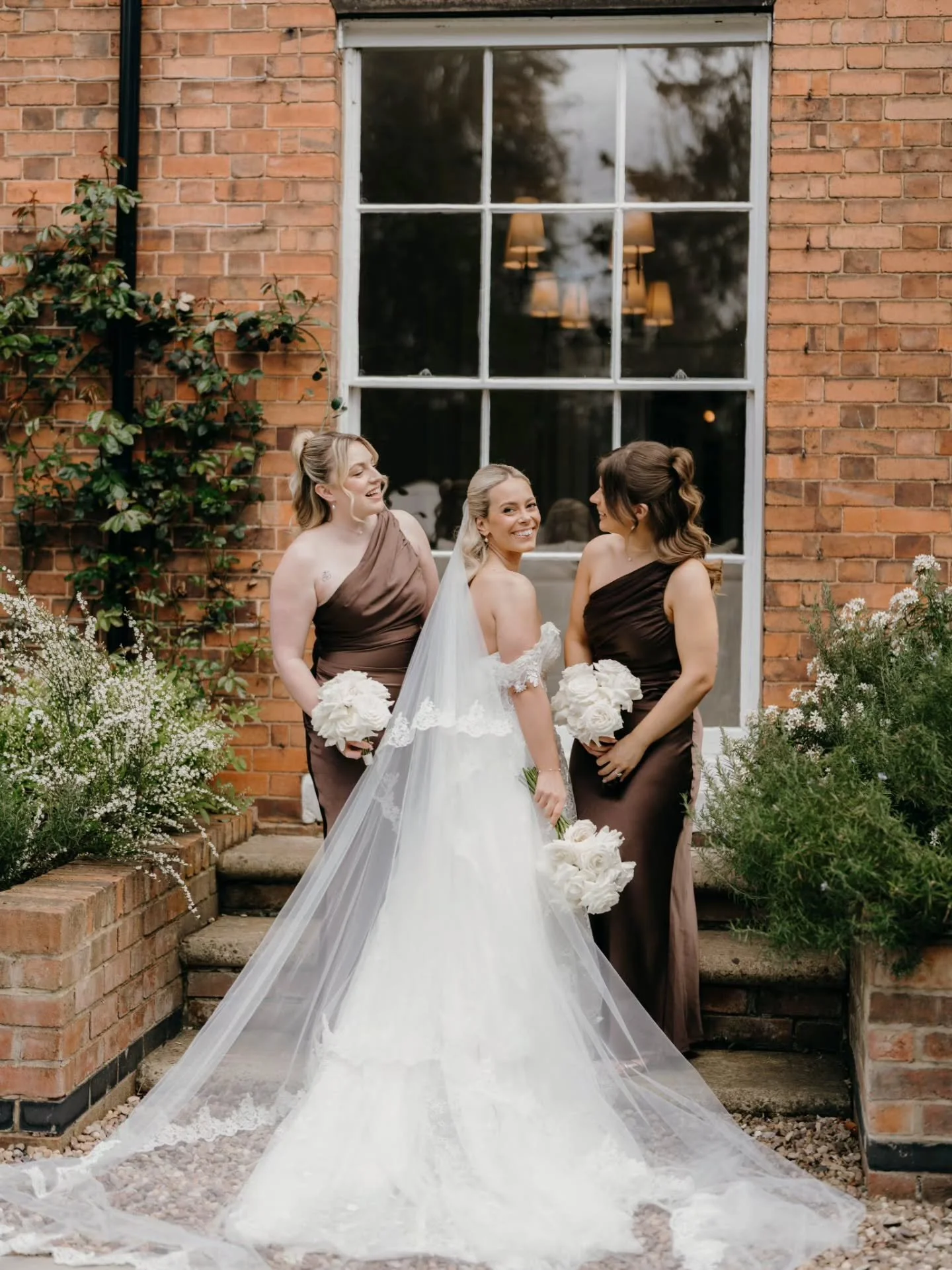 How much should I budget for my wedding flowers?

Every wedding is completely different, so there isn&rsquo;t a one-size-fits-all figure when it comes to flowers. Your budget will depend on the size of your wedding, how much floral d&eacute;cor you&r