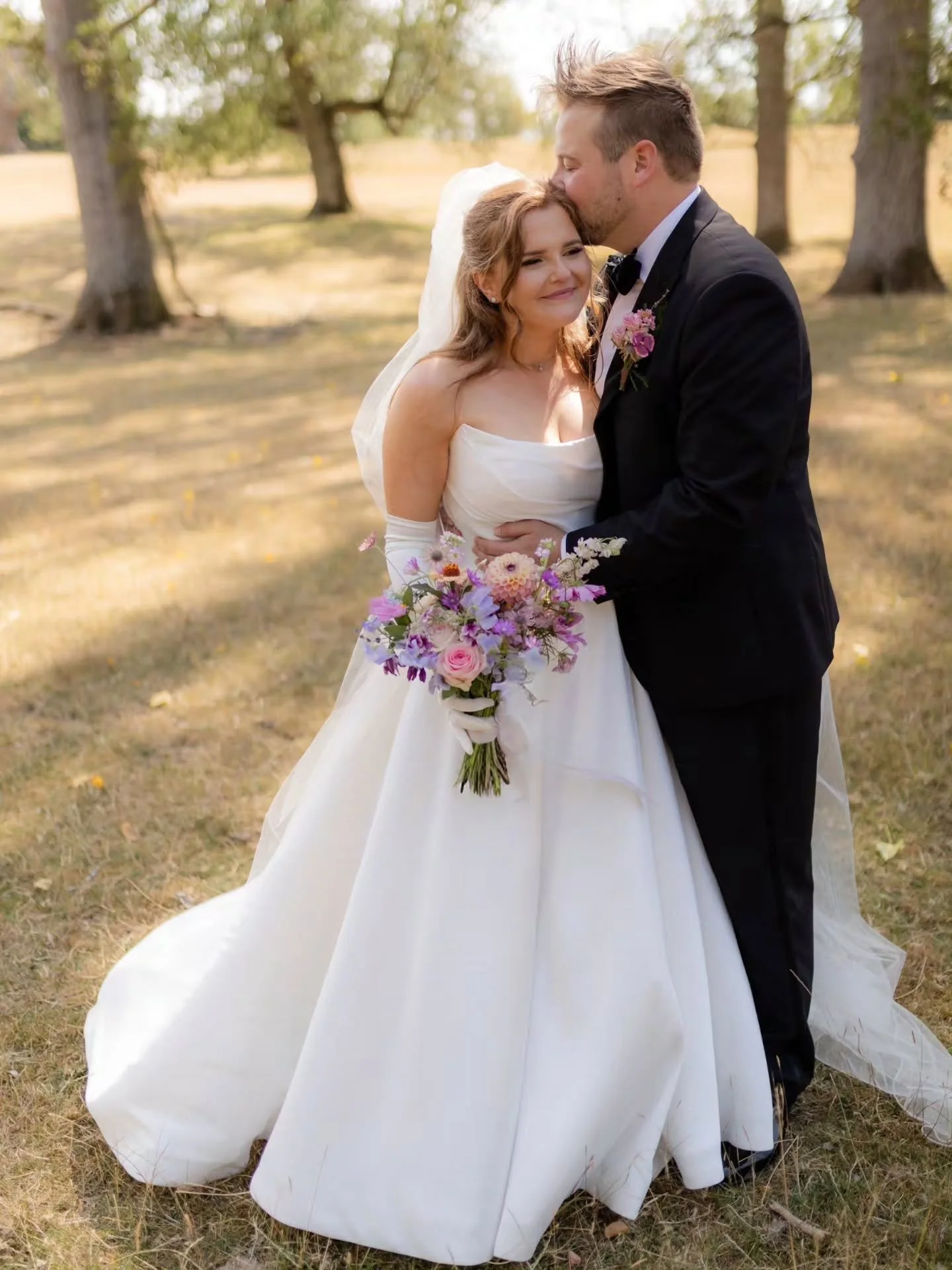 It was such a joy to create for Anna and James. 

Seasonal, bright and full of movement including sweet peas, dahlia, zinnia &amp; mint &mdash; their flowers were such an important part of the day, especially for Anna and her family, who have always 