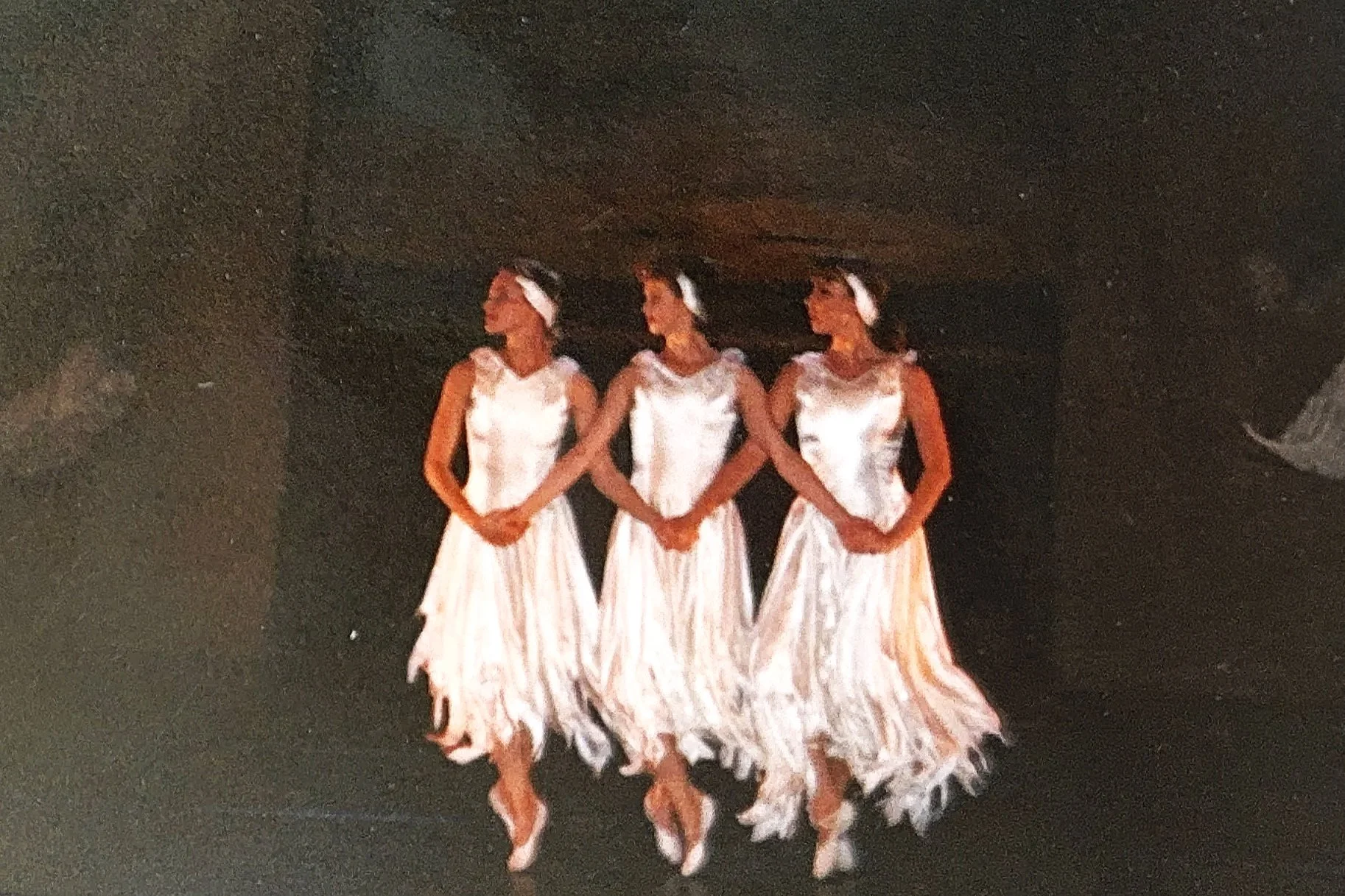 Cynthia Kai, Marianne Albers, and Nina Braathen in THE SWAN LAKE MYSTERY by Anderz Døving, Andanse Teatret
