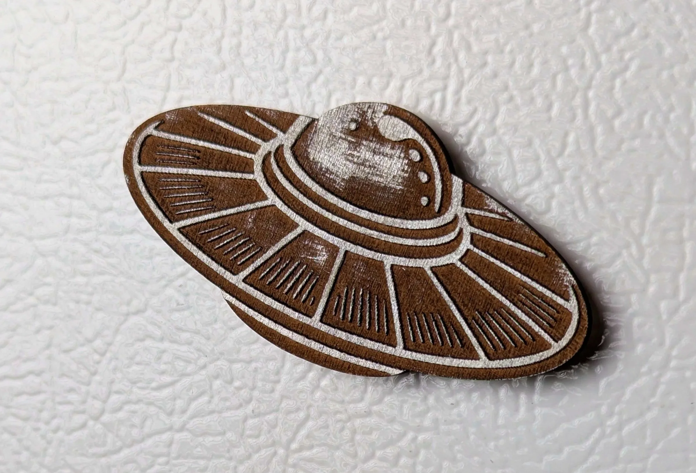 Flying-Saucer-1-on-Fridge.jpg