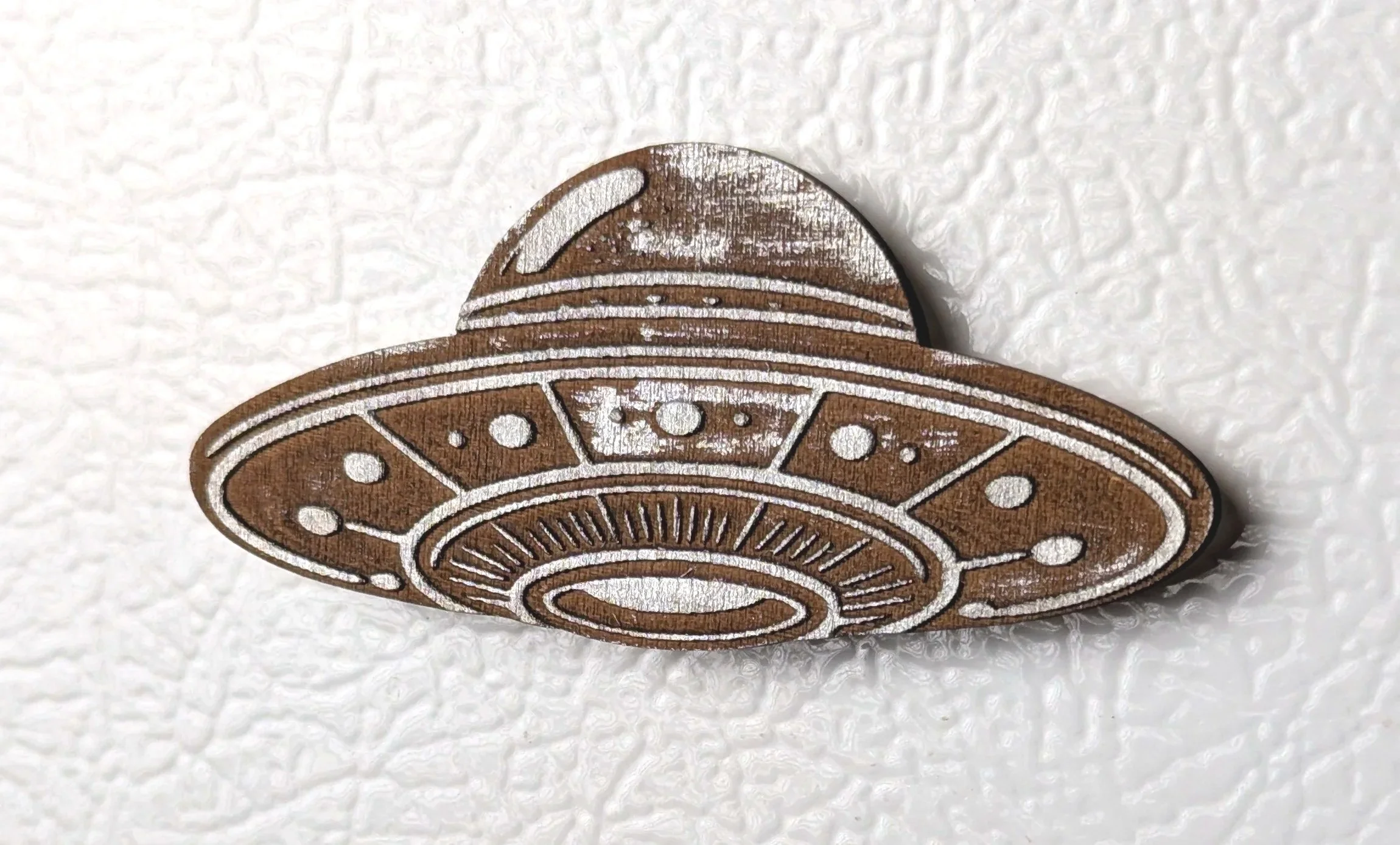 Flying-Saucer-3-on-Fridge.jpg