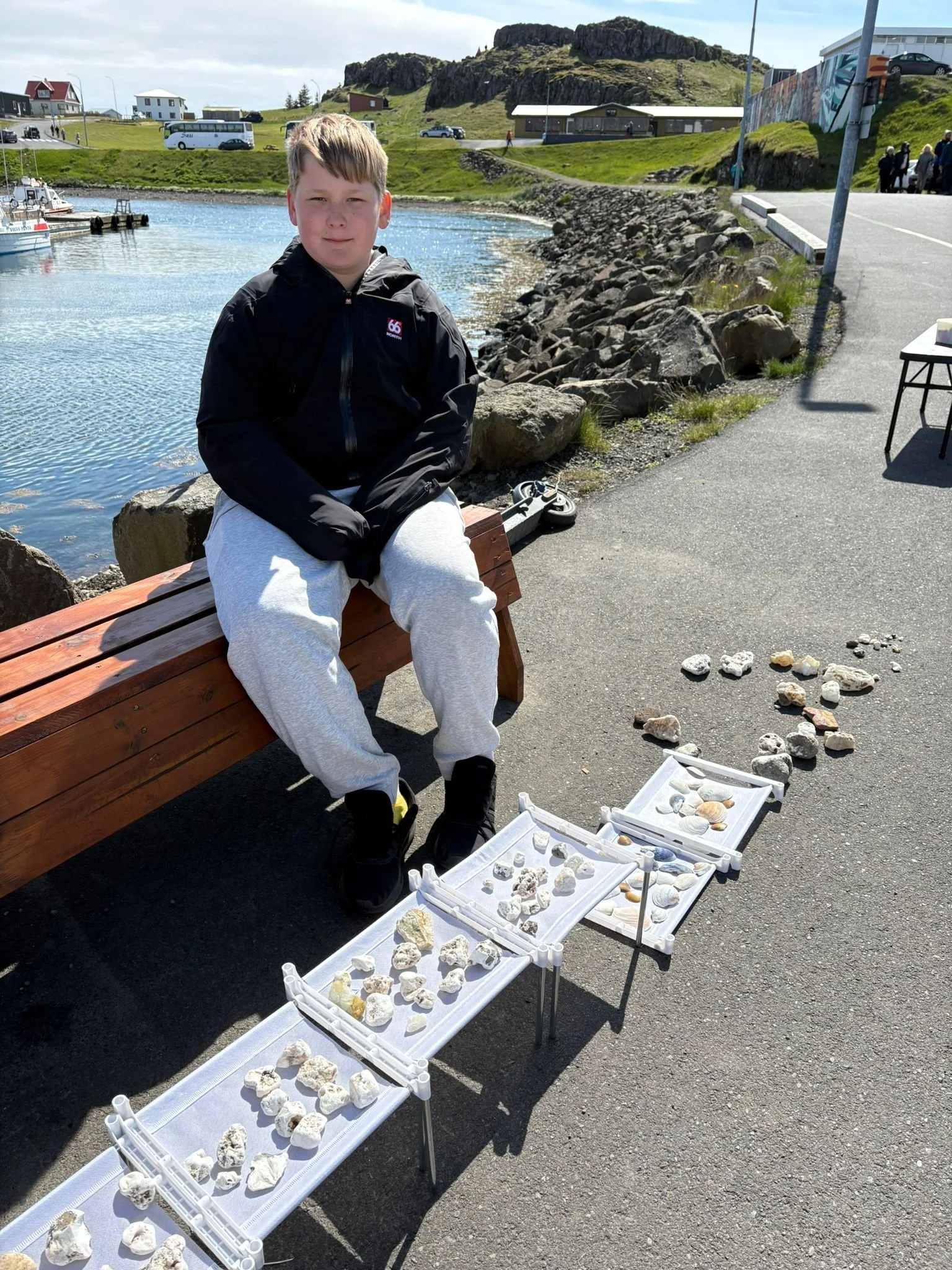 jongetje ijsland.jpeg
