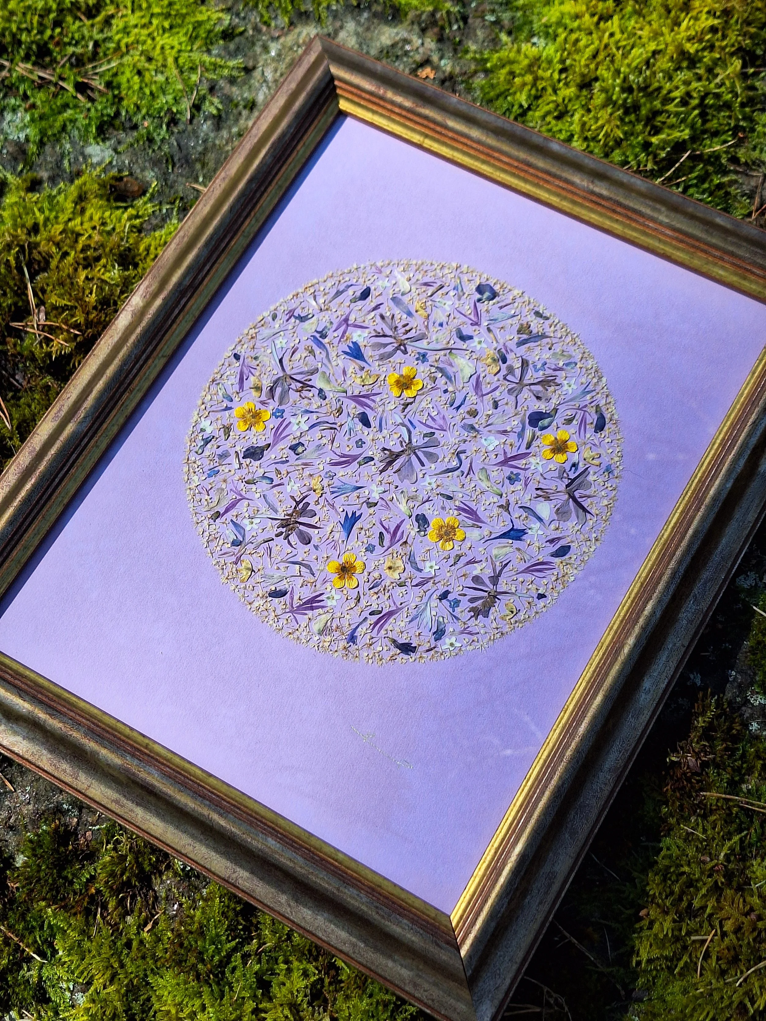 Floral lace decorated with golden buttercups