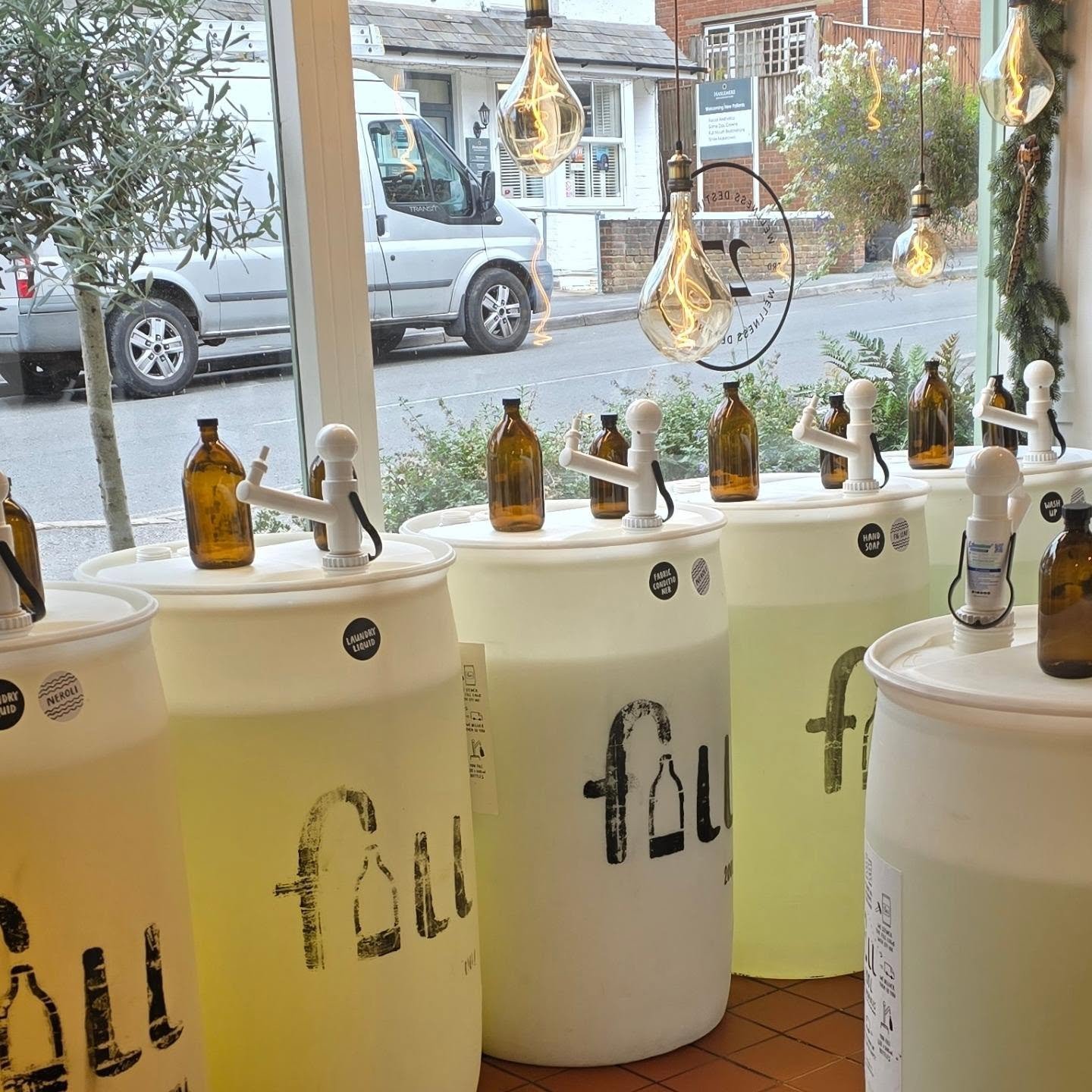 💧Our refill section has had a "little" revamp.

1400 litres of household cleaning goods are waiting for your next fill!