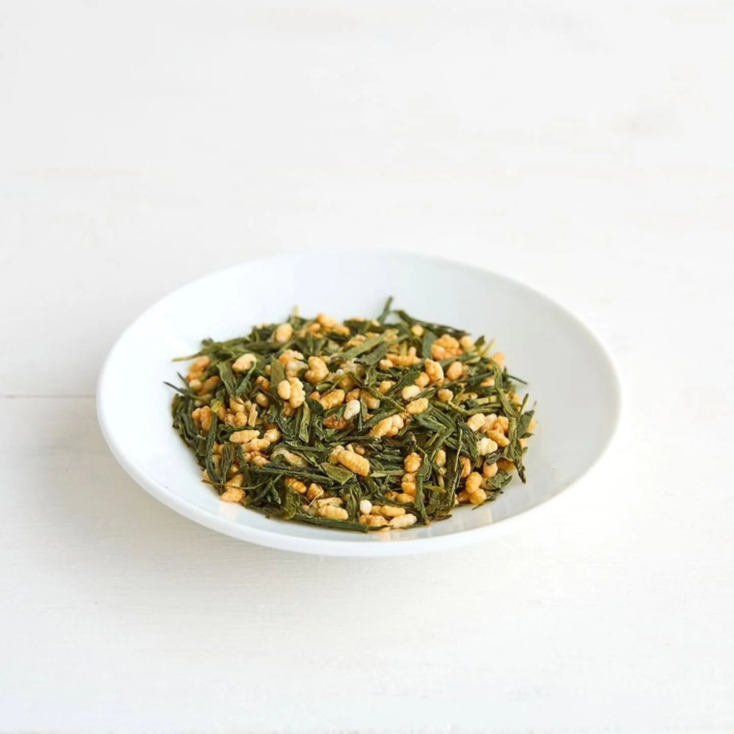 why is there rice in my tea?

because this is genmaicha. a nutty, almost popcorn like variety of green tea - and our latest mid-morning obsession from @clearspringuk 🍵 

also available in a matcha version, if you're serious about upping your tea gam