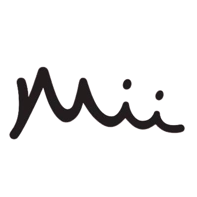 The word 'oui' written in black cursive on a white background.
