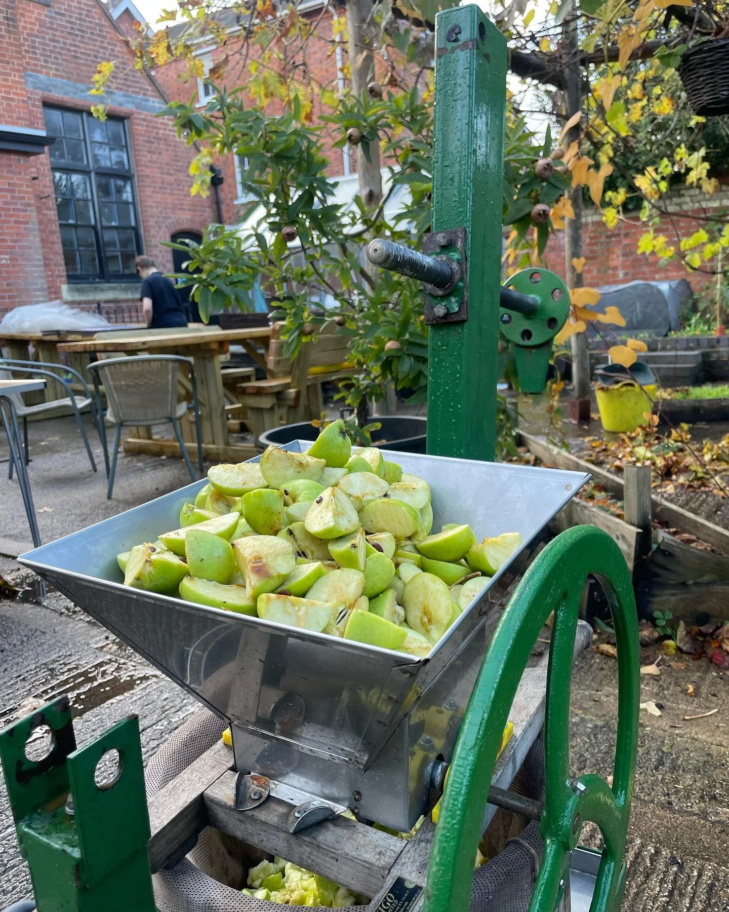 apple press 5-11-23.jpg