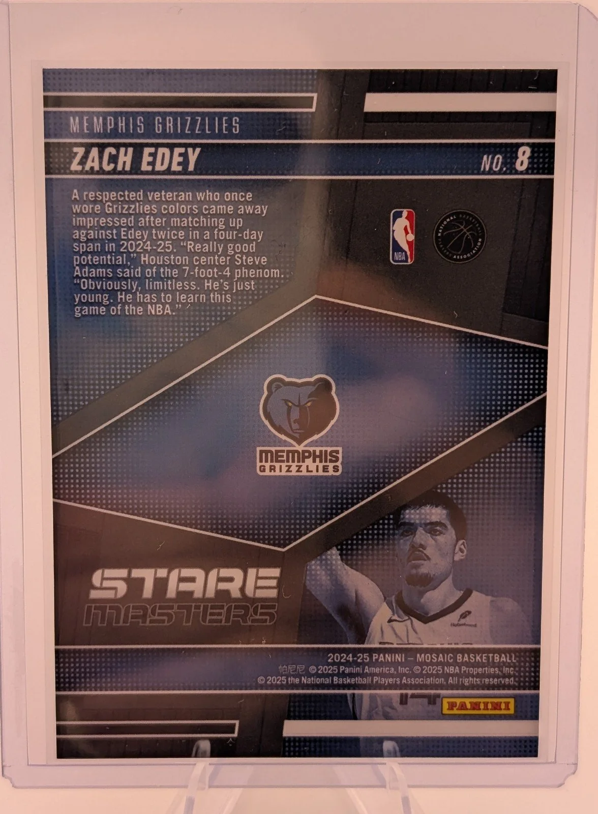 Back of 2024-25 Panini Mosaic #8 Zach Edey Stare Masters