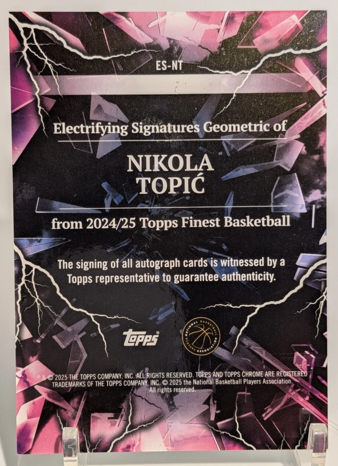 Back of 2024-25 Finest #ES-NT Nikola Topić  Signatures Geometric Green Refractor #/75