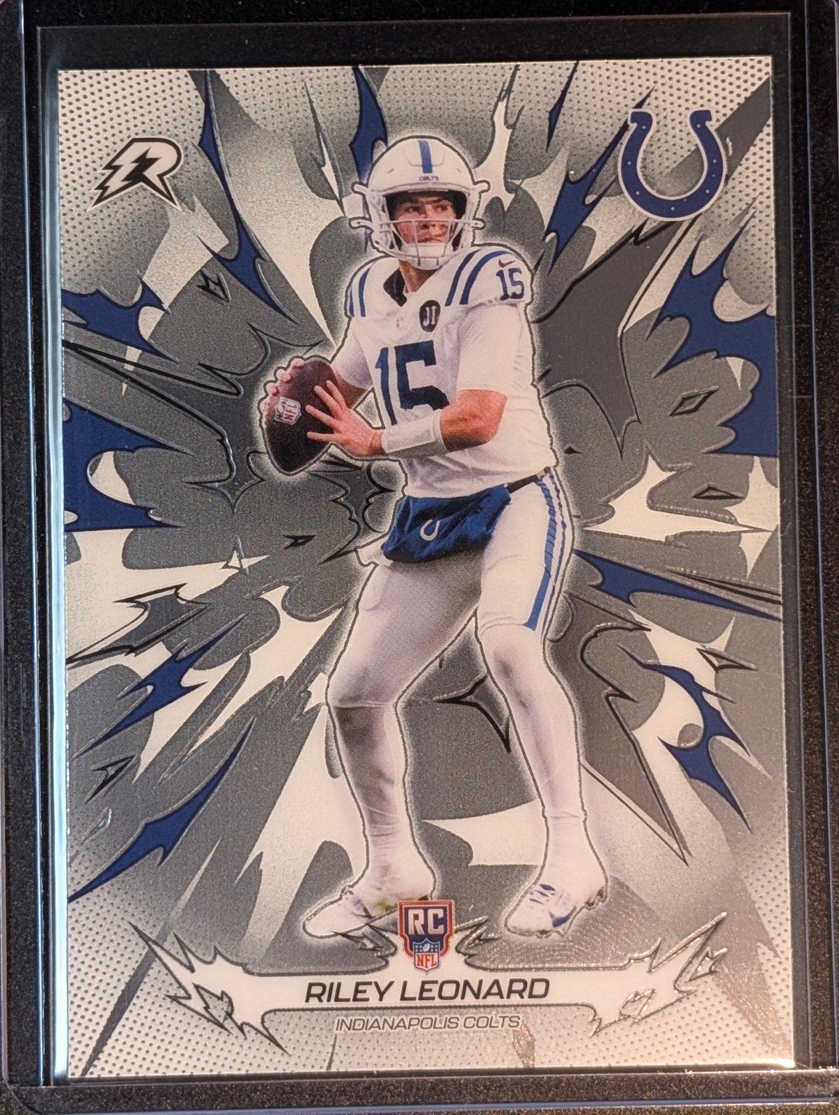 Front of 2025 Topps Resurgence #138 Riley Leonard