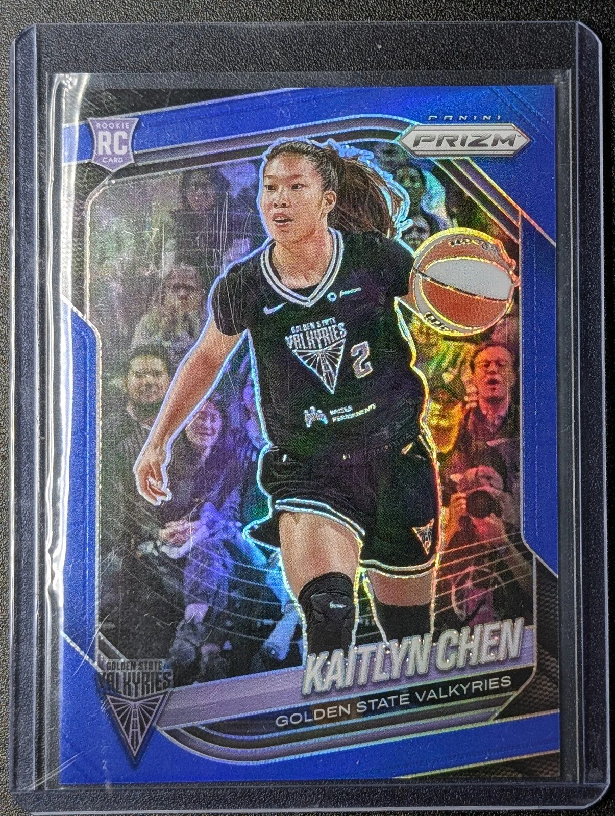 Front of 2025 Panini Prizm WNBA #100 Kaitlyn Chen Blue Prizms #/199 RC