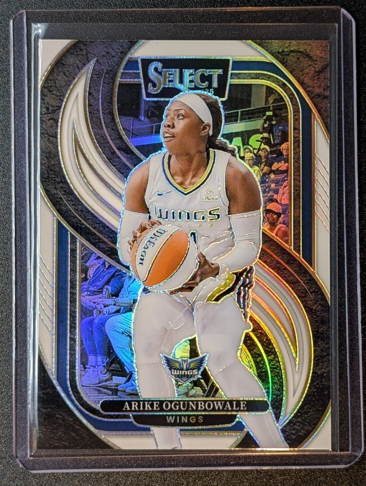 Front of 2025 Panini Select WNBA /99 #189 Arike Ogunbowale Prizm