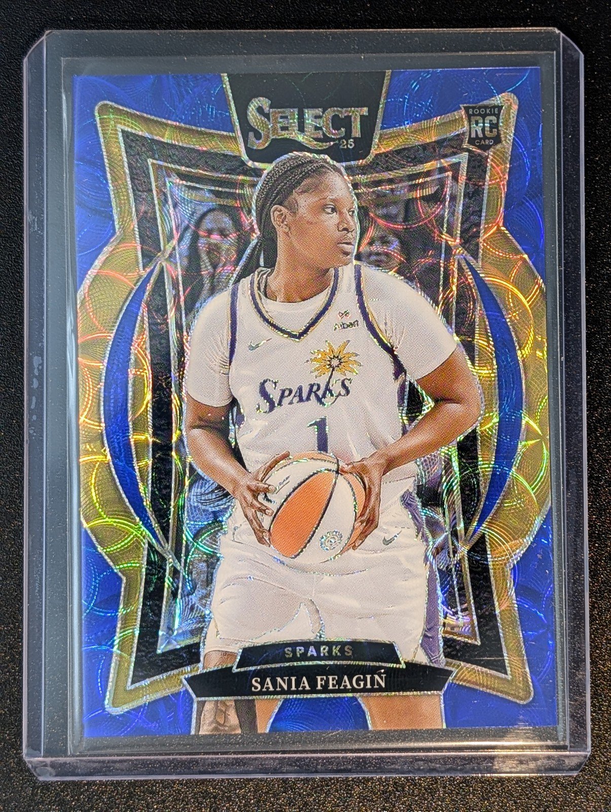 Front of 2025 Panini Select WNBA #20 Sania Feagin Blue Scope /199 RC