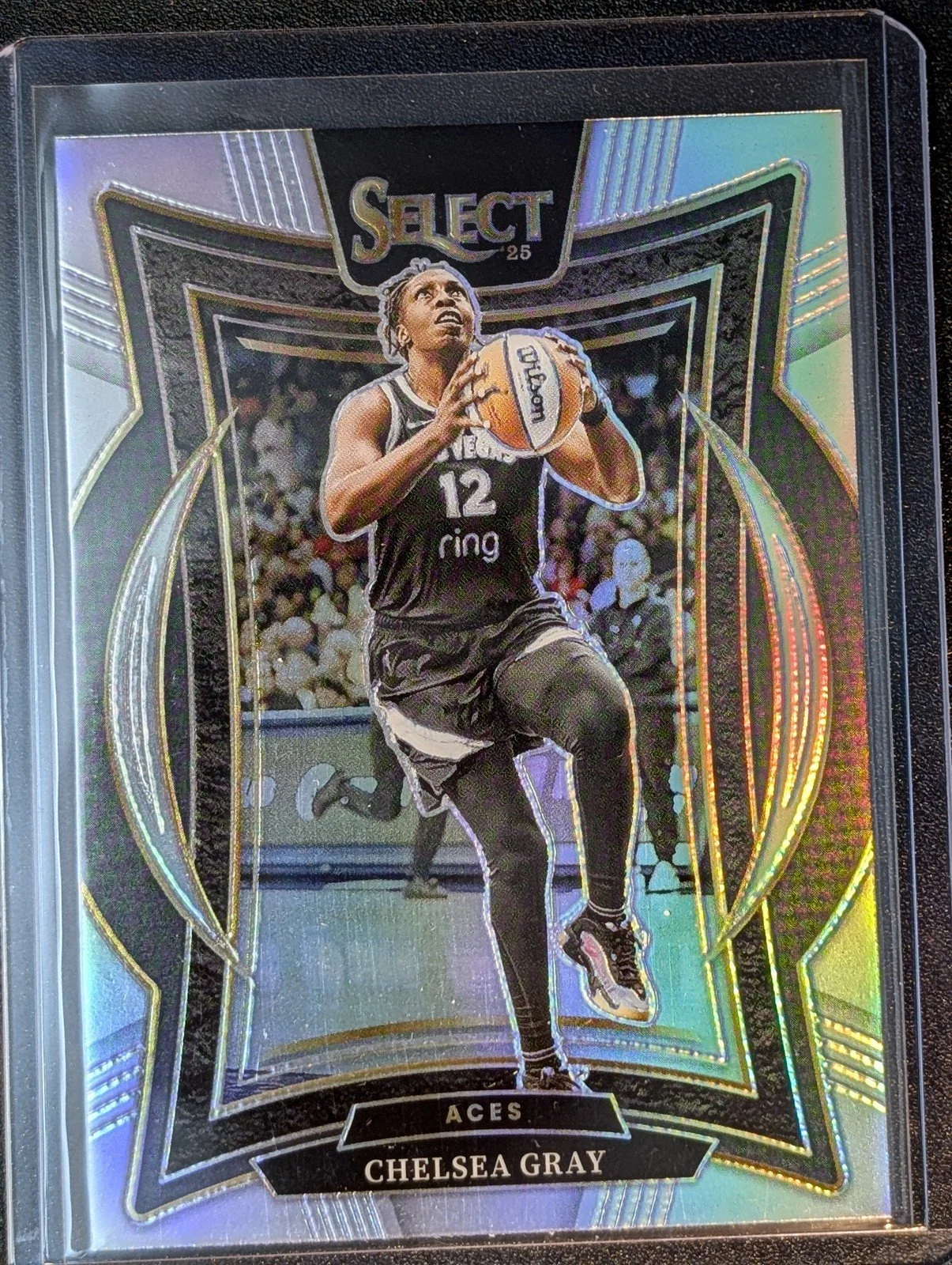 Front of 2025 Panini Select WNBA #8 Chelsea Gray Silver Prizms