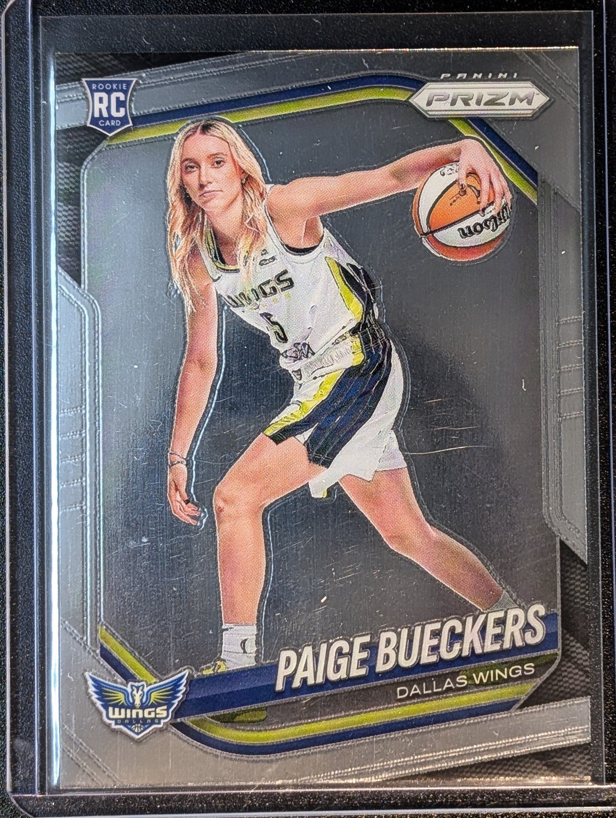 Front of 2025 Panini Prizm WNBA #147 Paige Bueckers