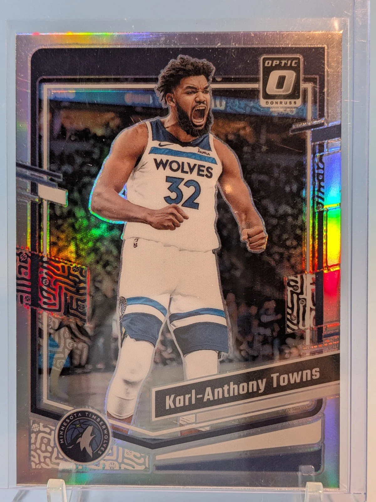 Front of 2023-24 Donruss Optic #179 Karl-Anthony Towns Holo Prizm