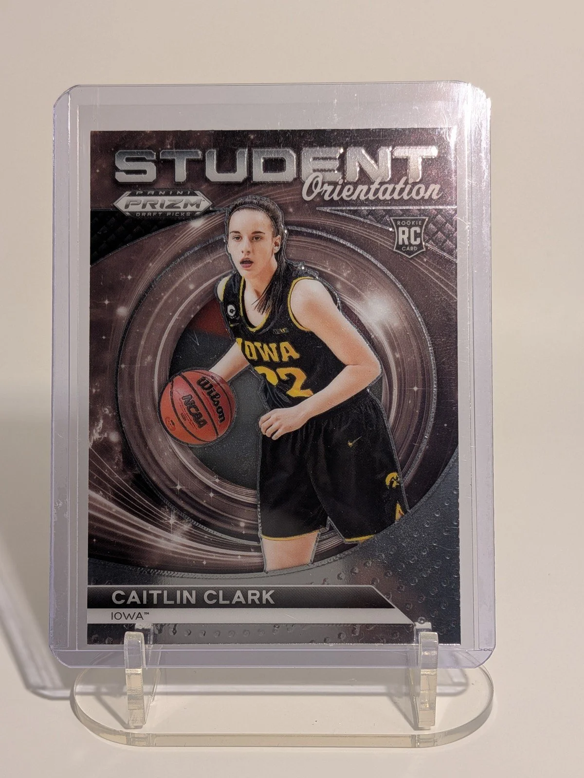Front of 2024 Panini Prizm Draft Picks #22 Caitlin Clark Student Orientation