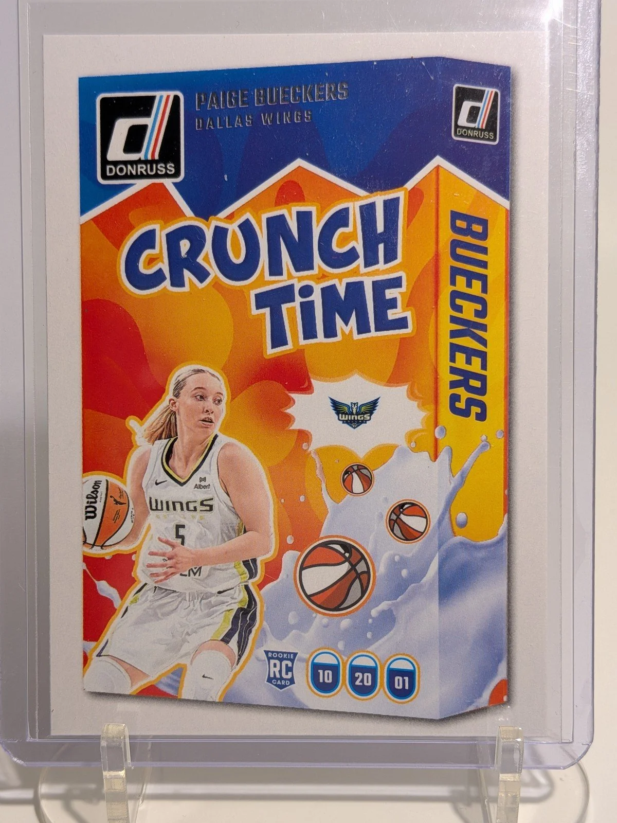 Front of 2025 Donruss WNBA #19 Paige Bueckers Crunch Time