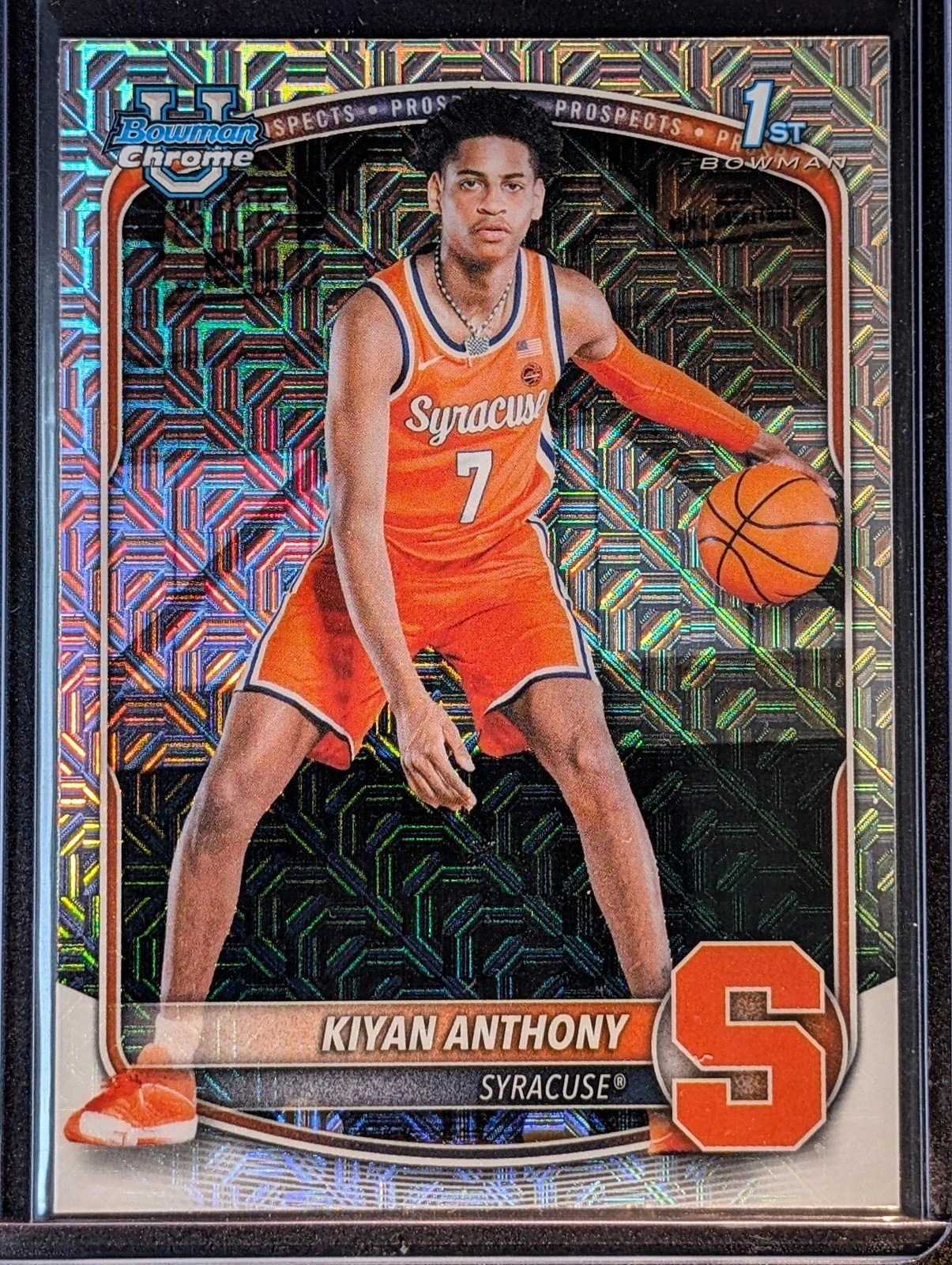 Front of 2025-26 Bowman #BCP-4 Kiyan Anthony Chrome Prospects Mojo Refractor